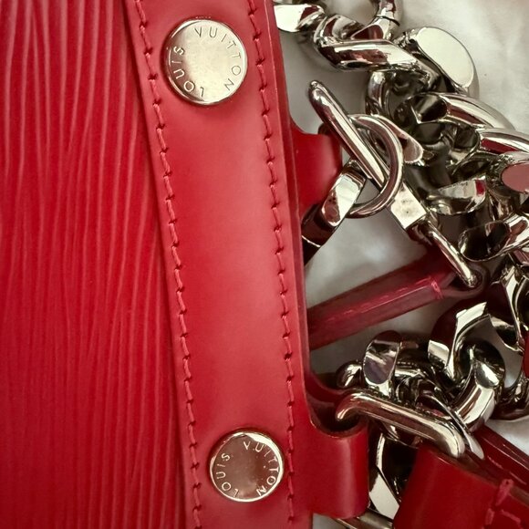 Louis Vuitton Marly BB in Epi Leather - Picture 6 of 13